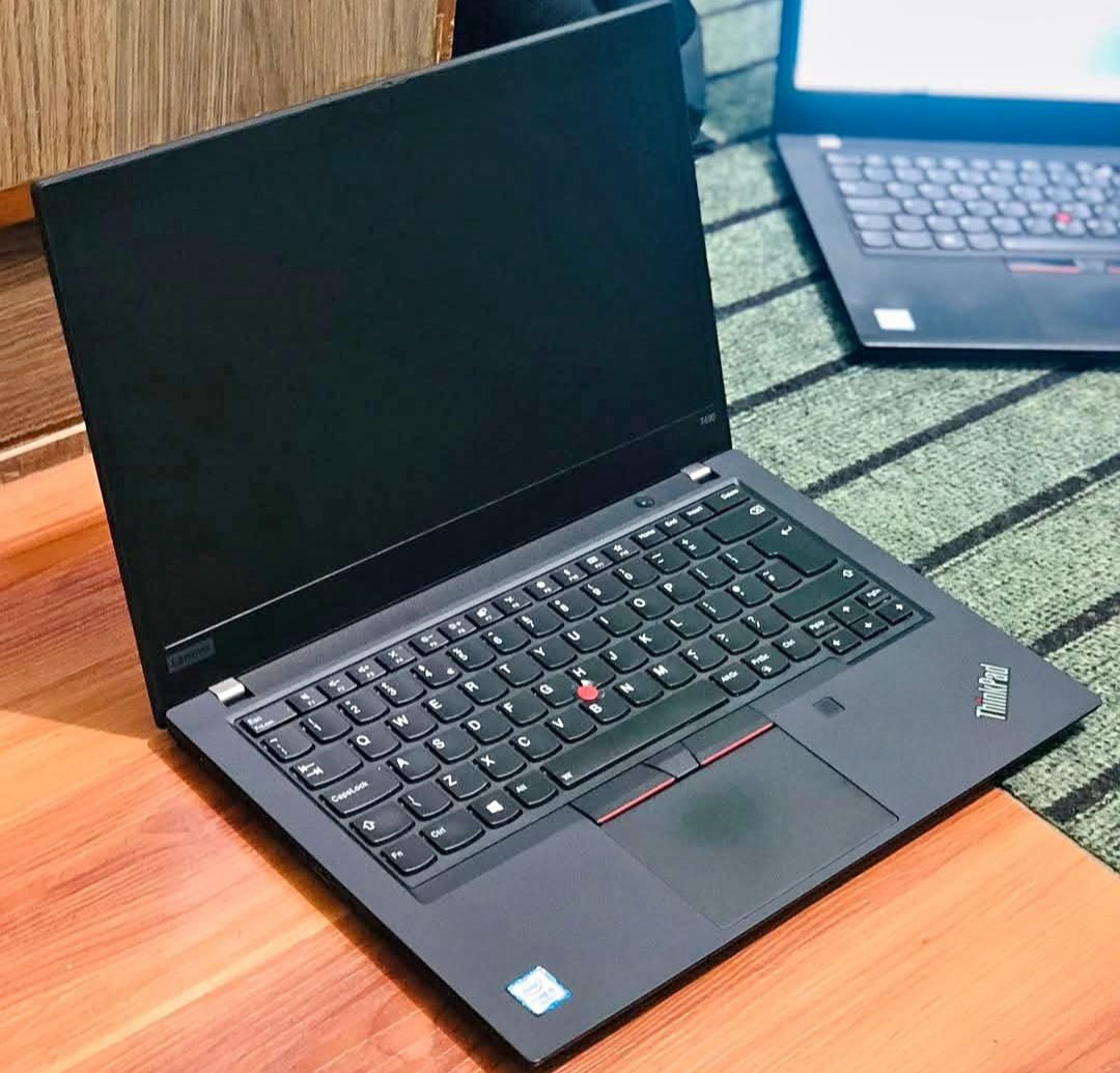 Lenovo Thinkpad T495 Ryzen 7 16/256 Touch Laptop